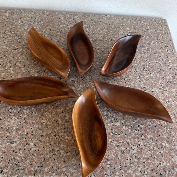 Handcarved Monkey Pod Bowls - Picture 3 of 16